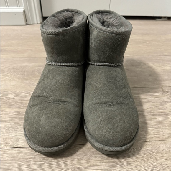 Ugg classic mini boot - Picture 2 of 4